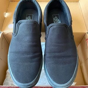 Black/Black Asher Canvas Vans